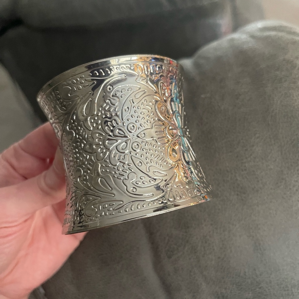 Imprinted cuff bracelet - Picture 3 of 4